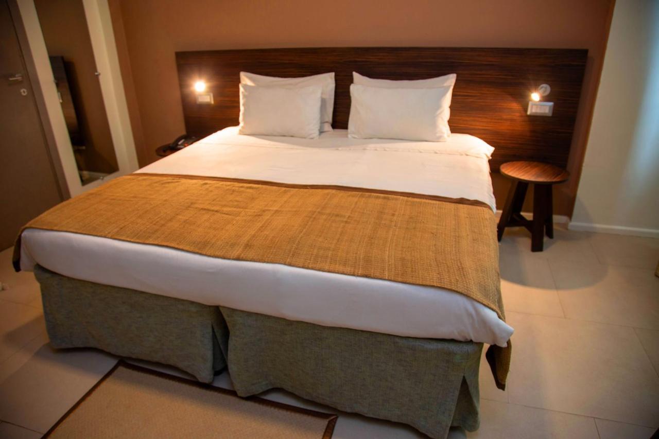 Hotel La Villette Antananarivo Bagian luar foto