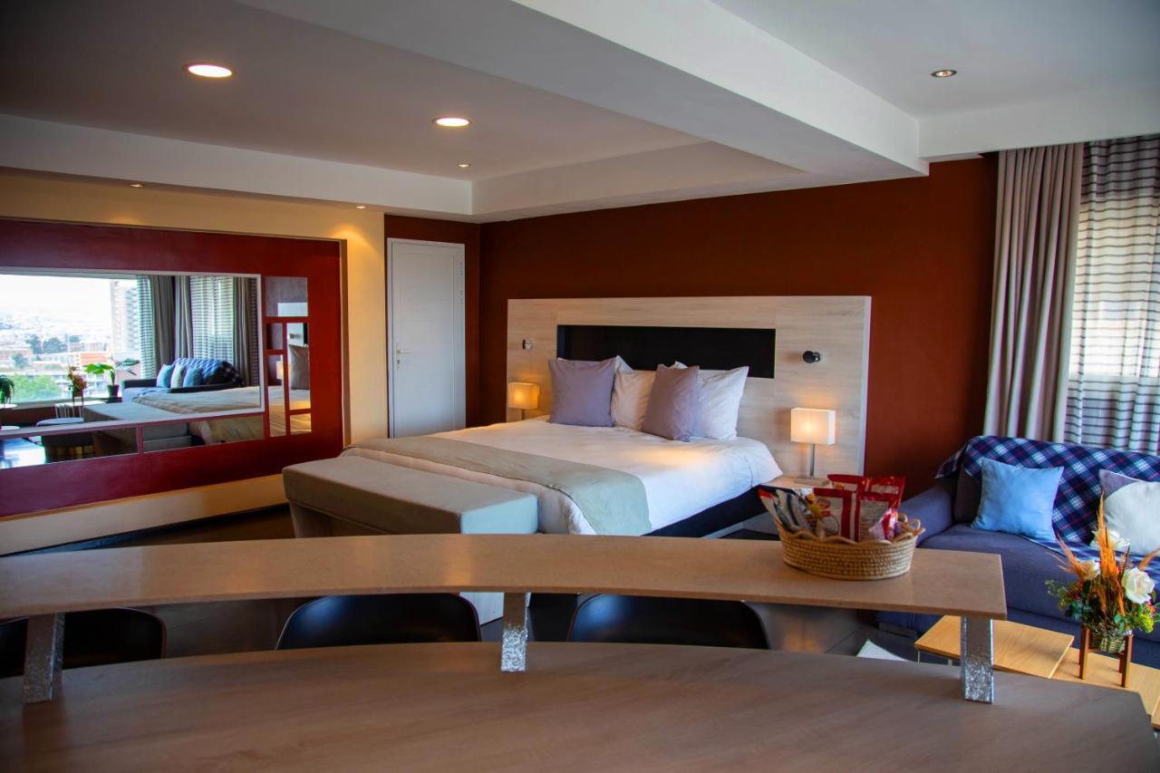 Hotel La Villette Antananarivo Bagian luar foto