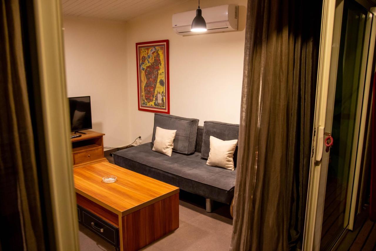 Hotel La Villette Antananarivo Bagian luar foto
