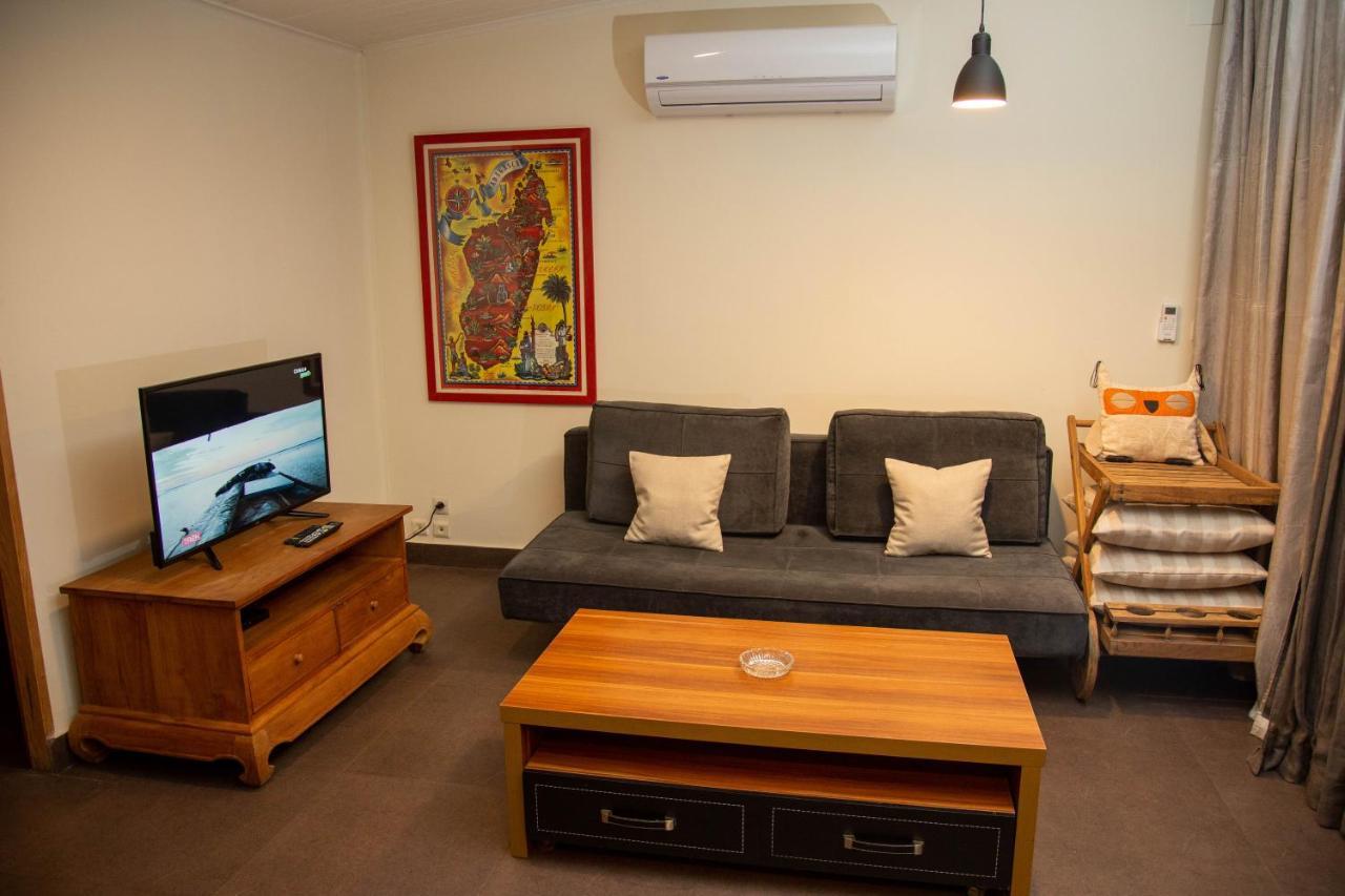 Hotel La Villette Antananarivo Bagian luar foto
