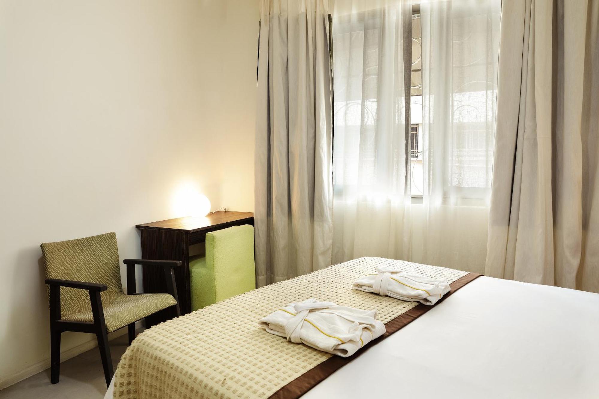 Hotel La Villette Antananarivo Bagian luar foto