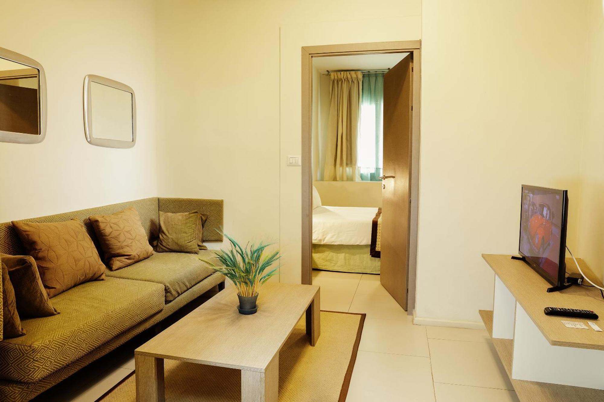 Hotel La Villette Antananarivo Bagian luar foto