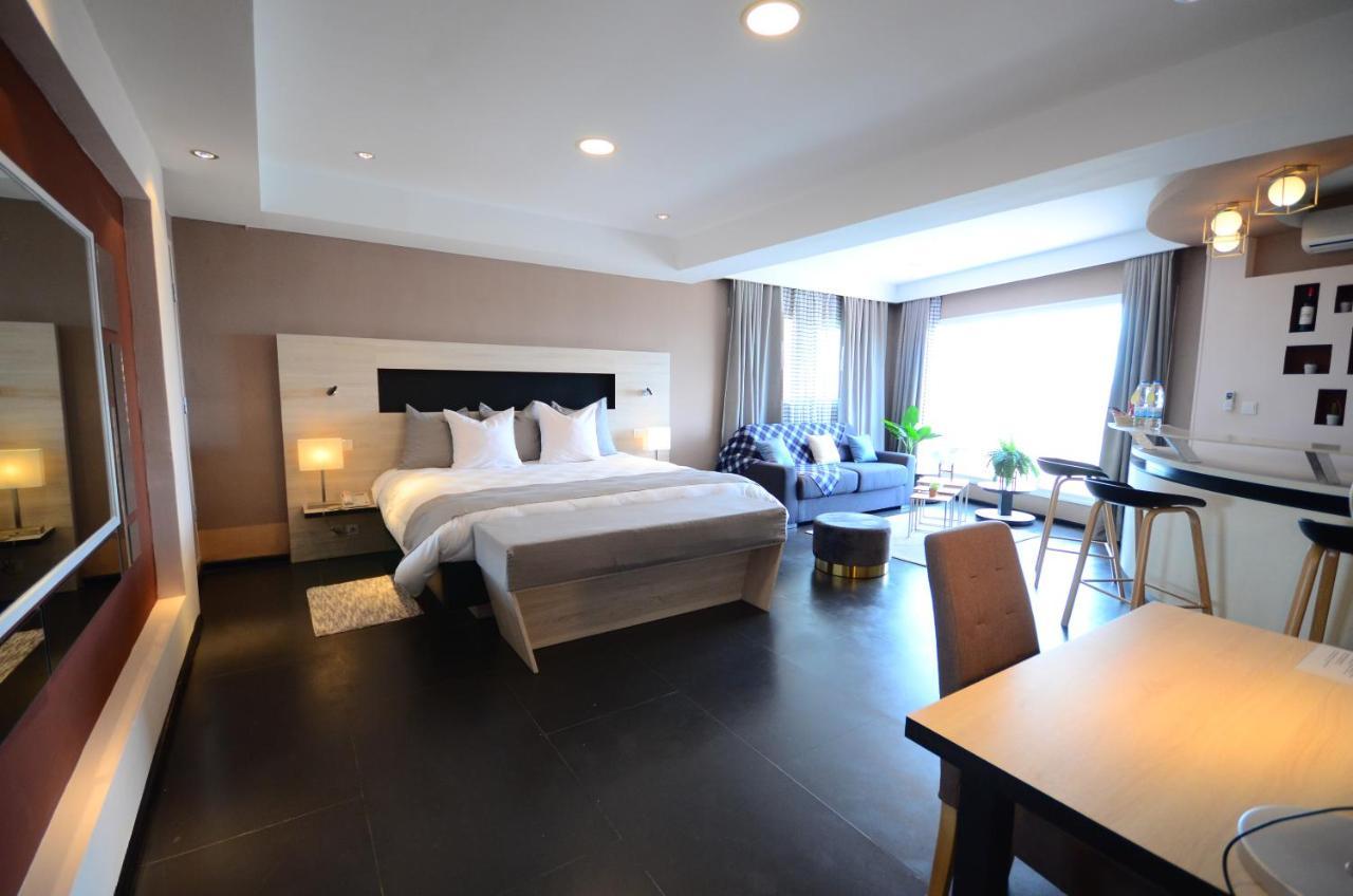 Hotel La Villette Antananarivo Bagian luar foto